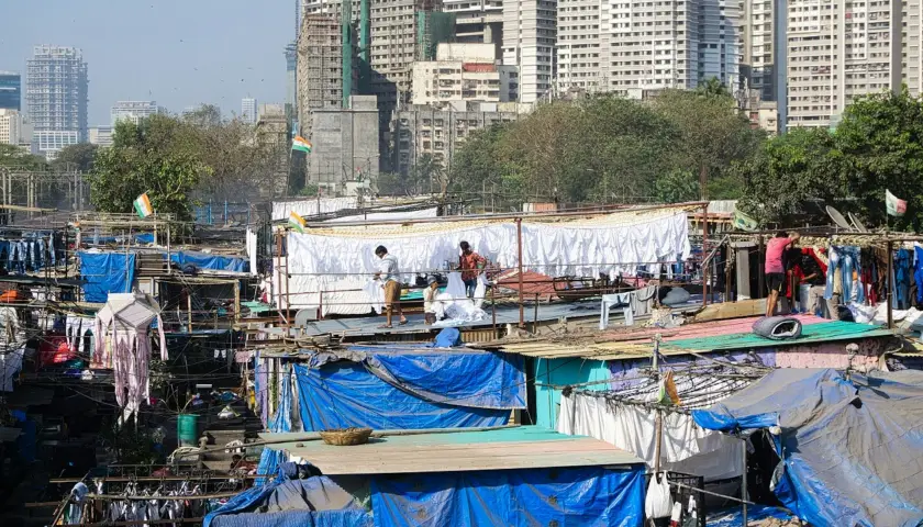 mumbai-dharavi-slum-tour-dhobi-ghat-and-dabbawala-with-local-train-ride